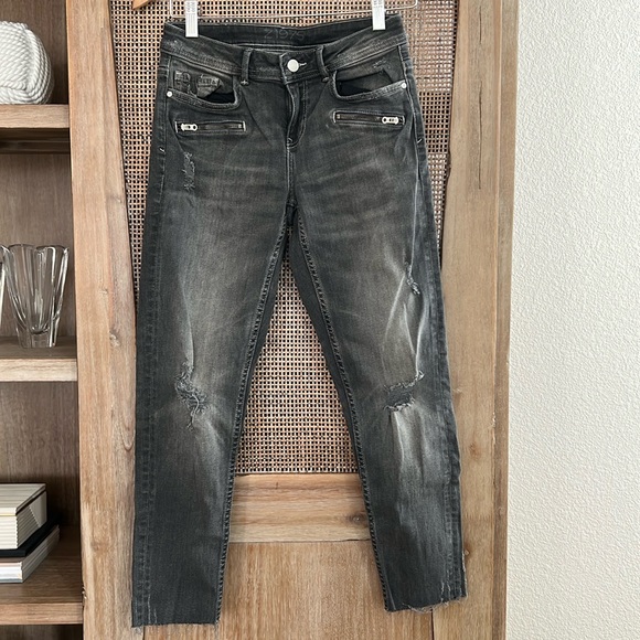 Zara Slim Fit Ripped Jeans Moto Style with zipper Size 4 / 36 - Picture 1 of 10